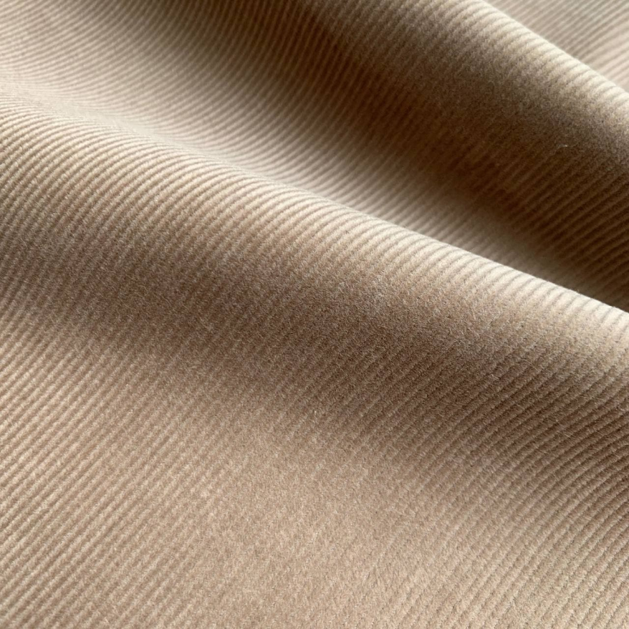 Фото Микровельвет 4 фирмы Max Mara размер отреза 50:49 см 1