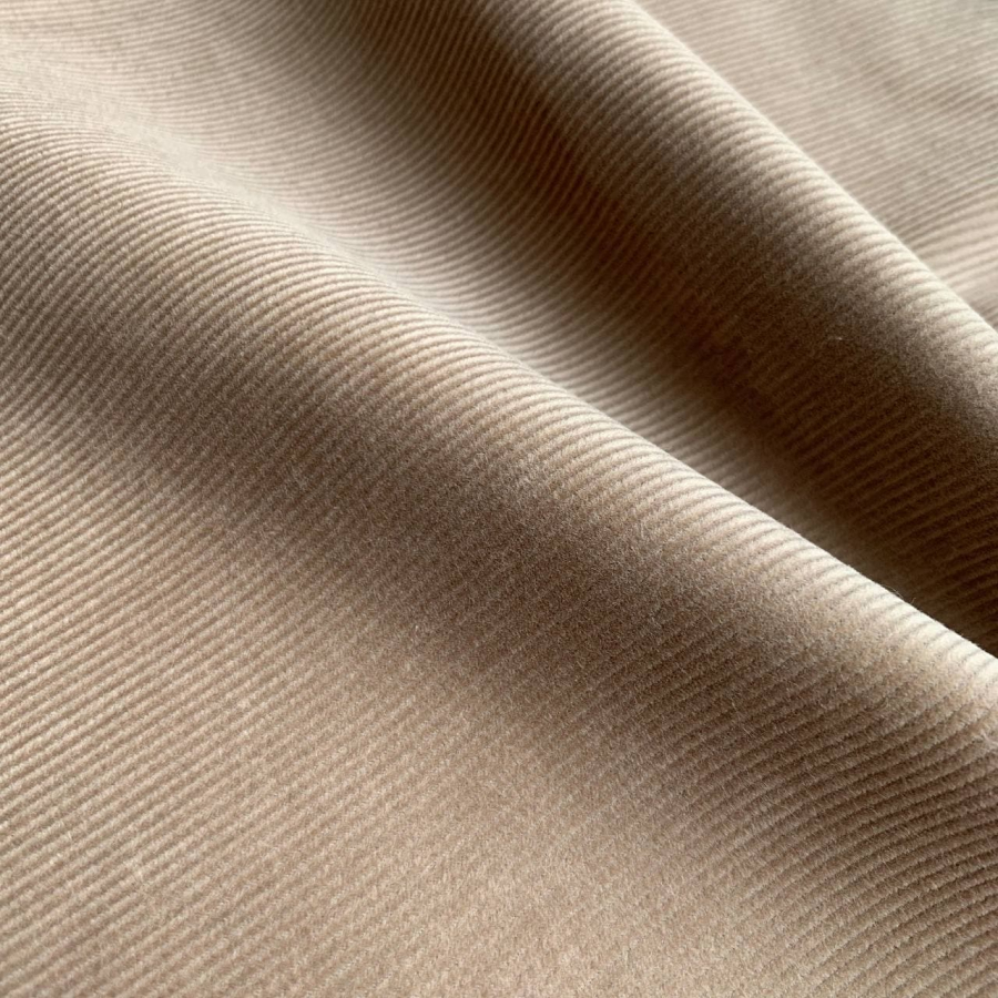 Фото Микровельвет 4 фирмы Max Mara размер отреза 50:49 см 2