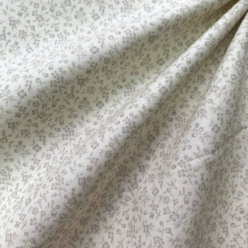 Принтованый хлопок цветы веточки Moda fabrics 110 см молочный/светло-серый