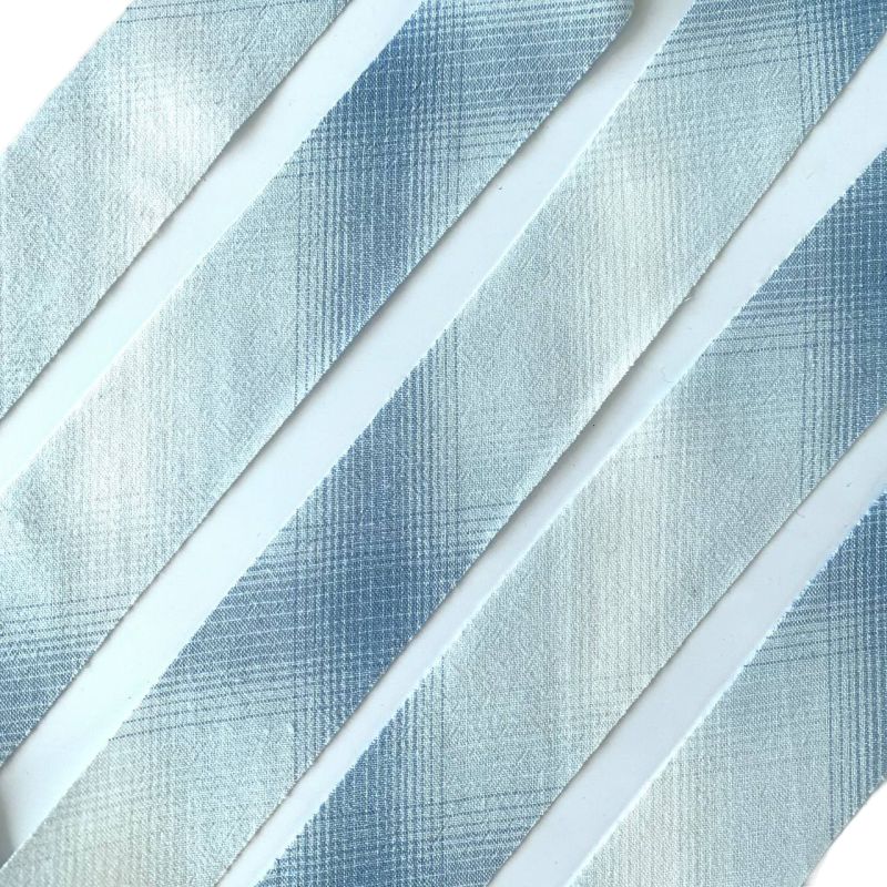 Фото Косая бейка из фактурного хлопка небесно-голубой градиент 2